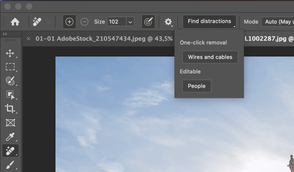 Find distractions of afleidingen selecteren. Zorg ervoor dat je eerst de Remove tool selecteert. Dan krijg je daarna deze optie te zien in de optiebalk.