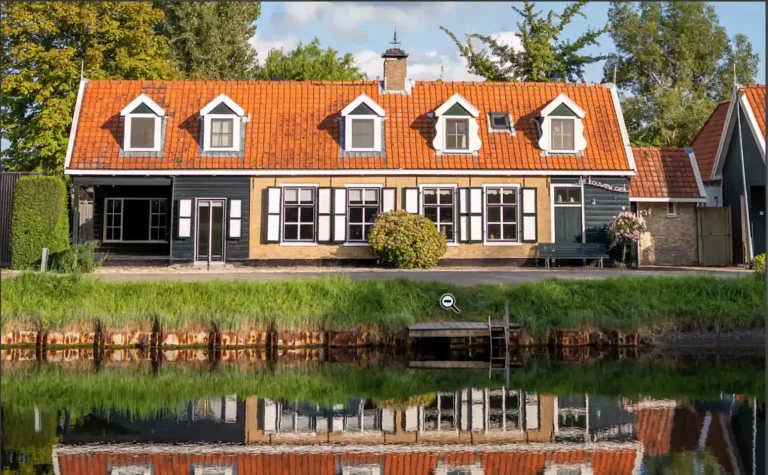Hollandse huizen aan het water zonder auto’s en andere afleidingen